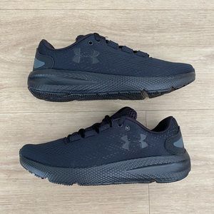 Brand new under armour sneakers